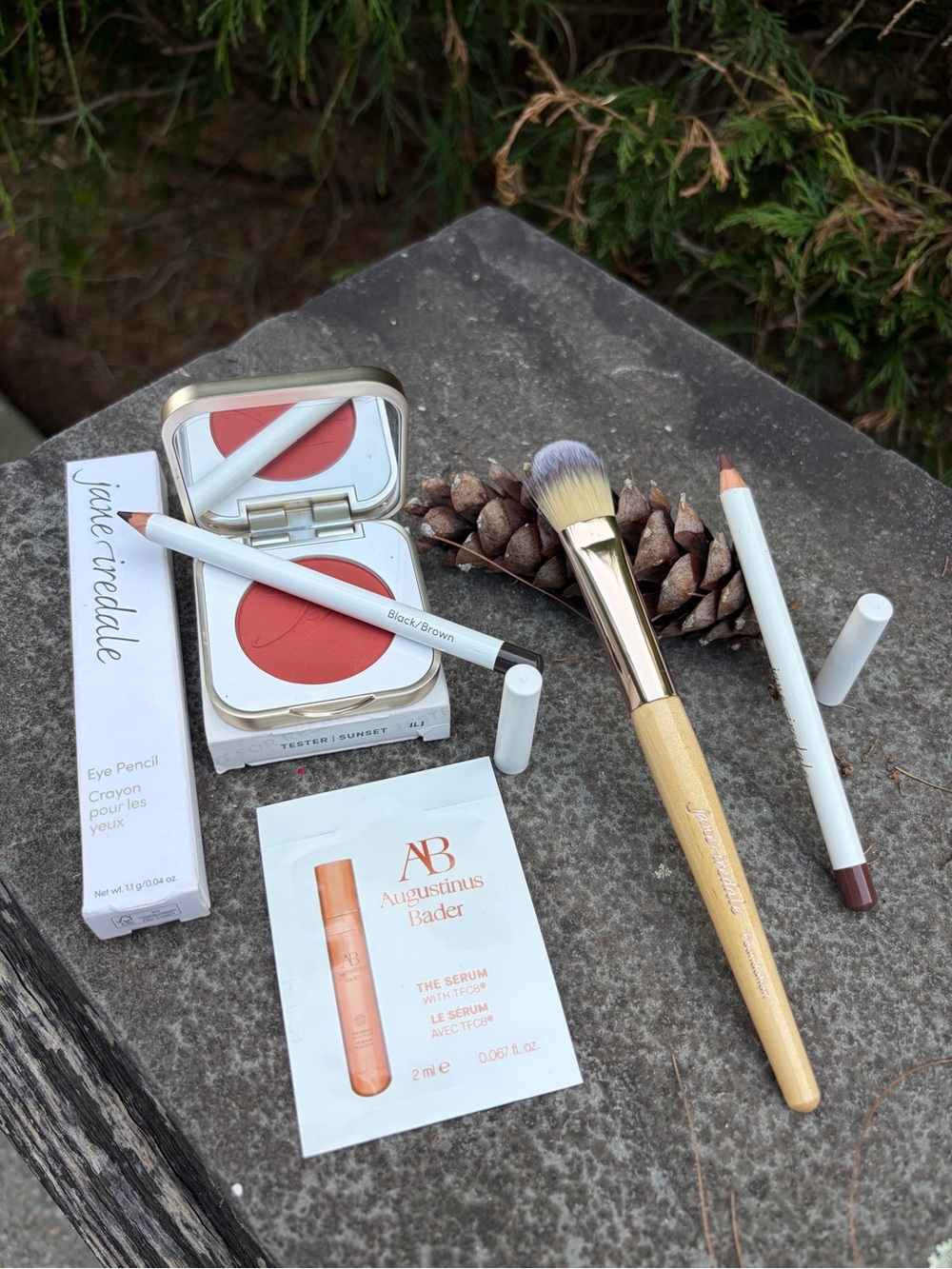 The Beauy Edit Jane Iredale Luxe Makeup Collection